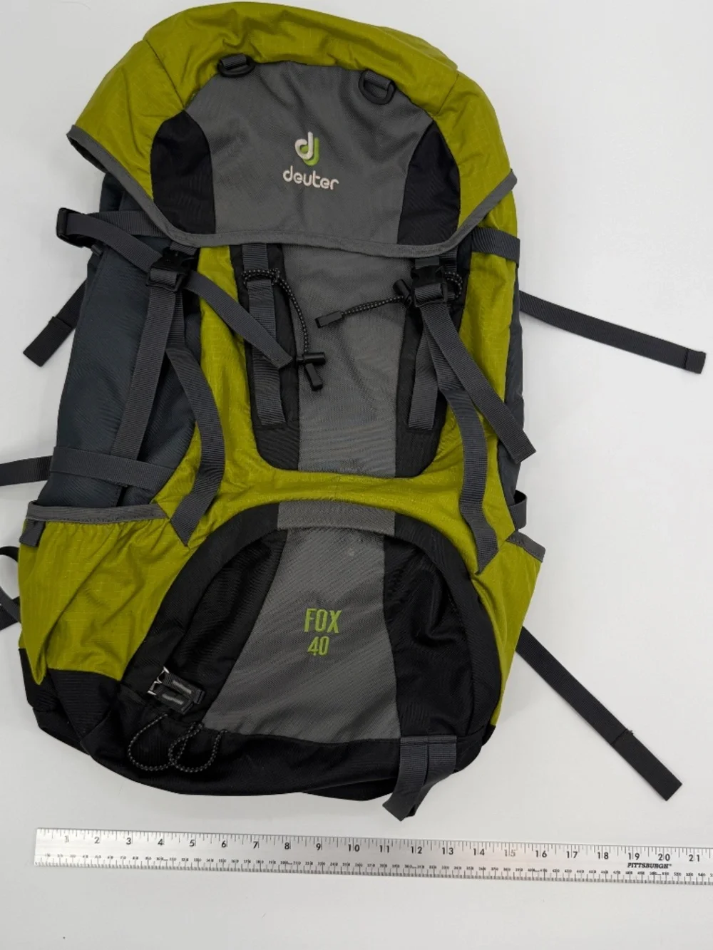 Deuter Fox 40L Hiking Backpack Green Charcoal Internal Frame Youth / Women Small